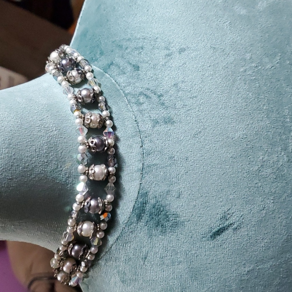 Genuine Pearls white and gray AB & Swarovski Crystal Necklace Silvertone 15" g12